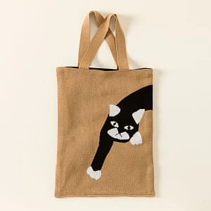 حقيبة حمل القطة خارج الحقيبة
افكار هدايا لمحبي الحيوانات
