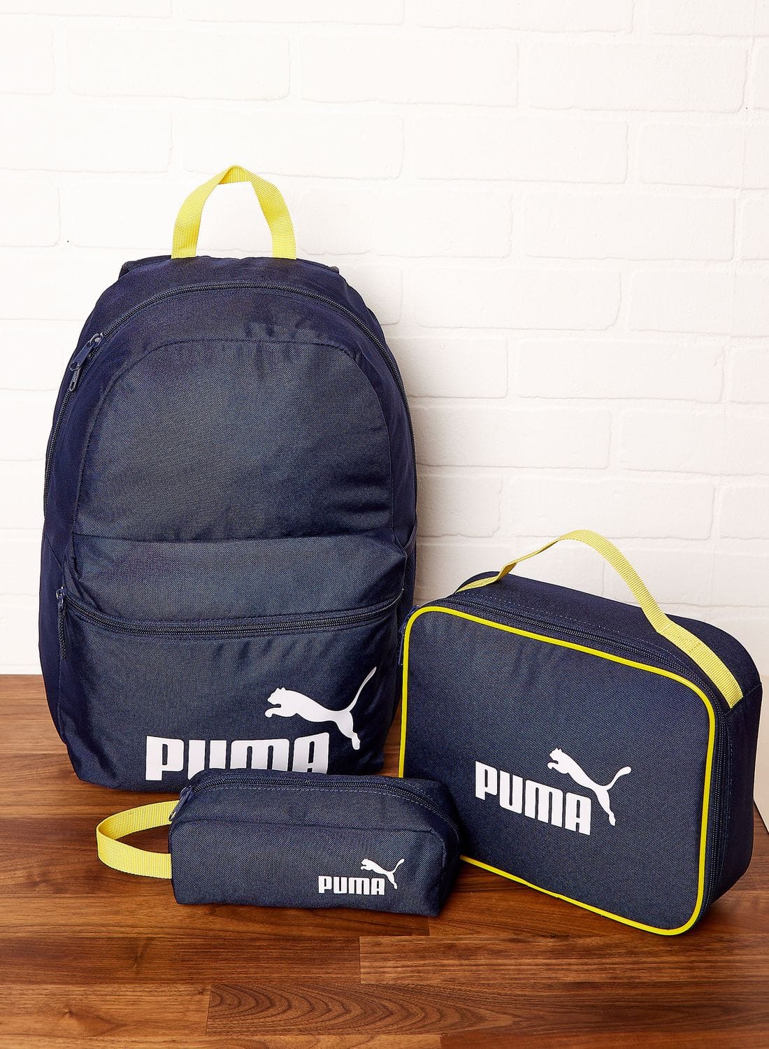 مجموعة حقيبة الغداء وحقيبة الظهر من BTS
شنط مدرسية بوما