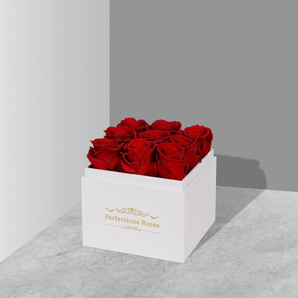 افكار هدية عروس - ورود حمراء محفوظة في صندوق