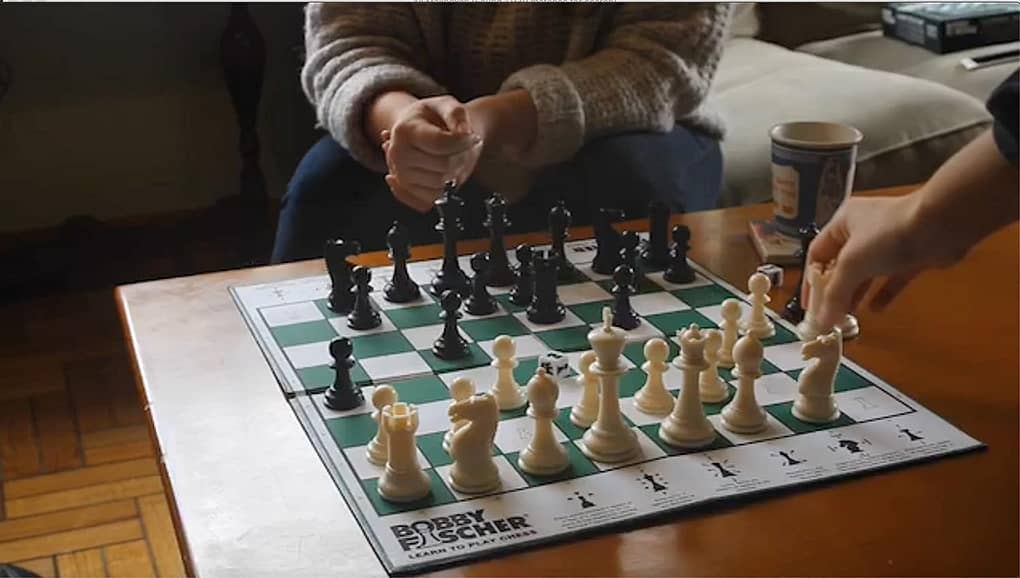 هدايا نجاح للاولاد - بوبي فيشر تعلم العزف على مجموعة الشطرنج