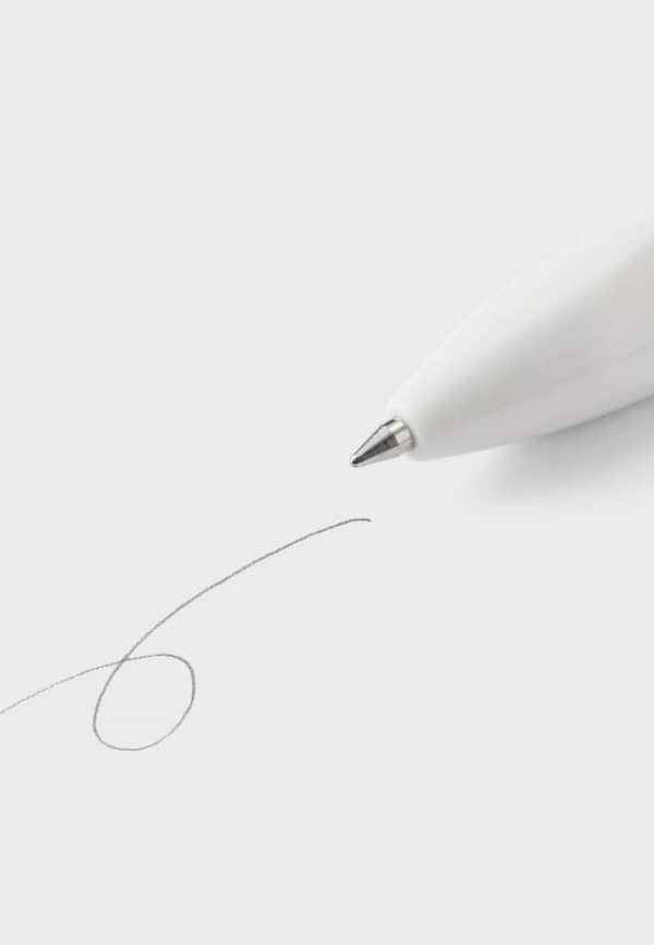 قلم حبر متعدد الالوان