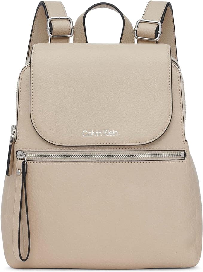 حقيبة ظهر نسائية من Calvin Klein Reyna شنطة ظهر كالفن كلاين