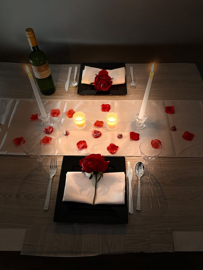 افكار هدايا للرجال رومانسية - عشاء رومانسي