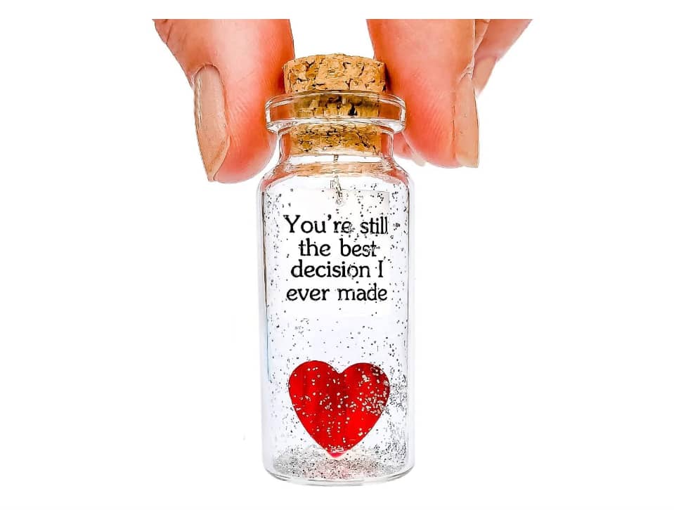 افكار هدايا للرجال رومانسية - رسالة في زجاجة